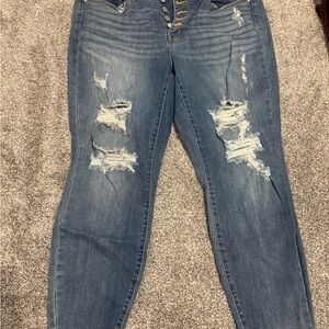Judy Blue Distressed Skinny Jeans in Classic Blue